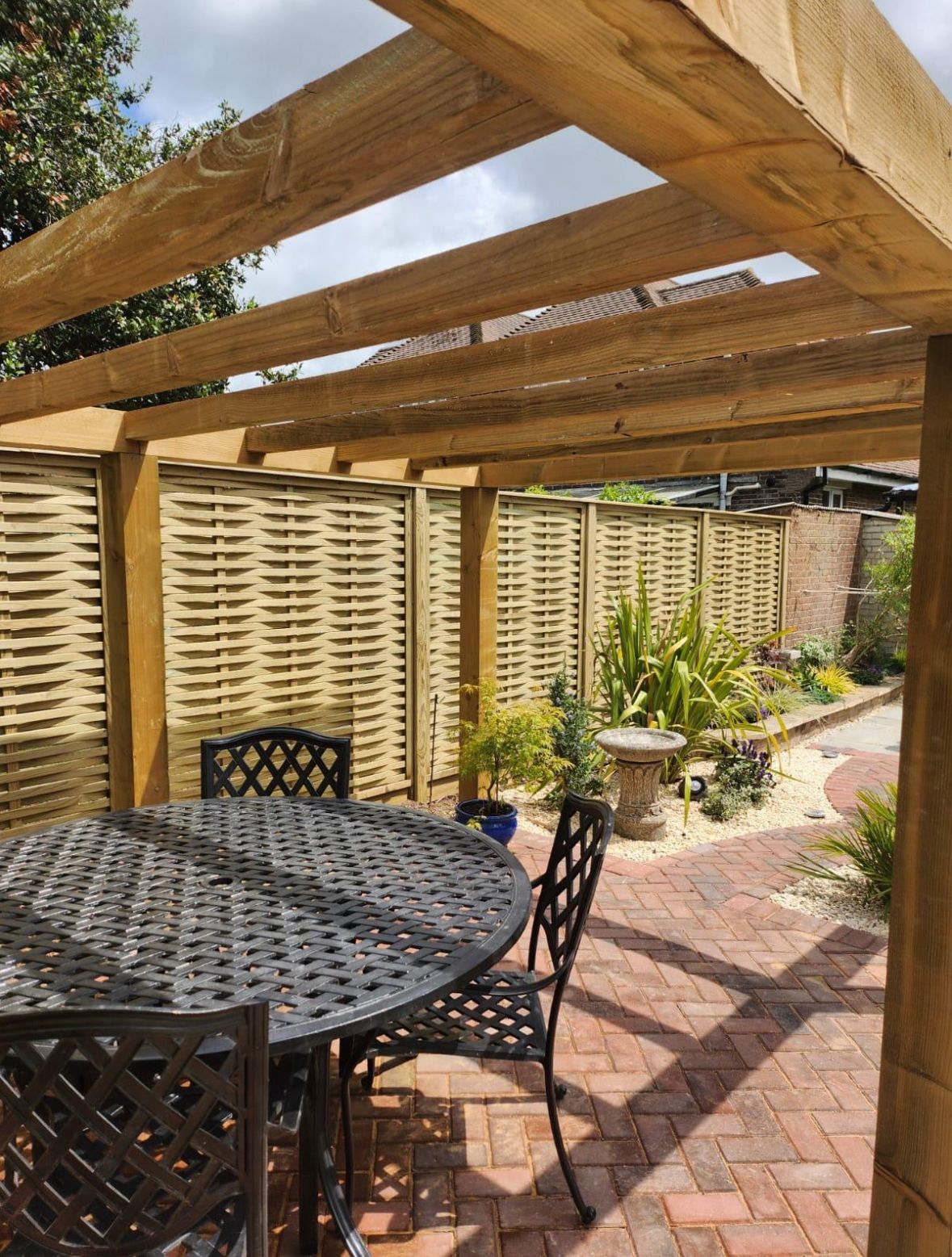 Bespoke garden design with pergola and patio